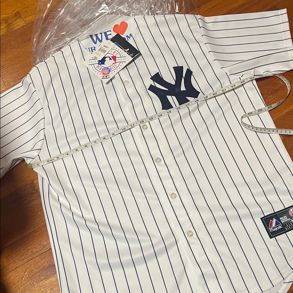 Majestic Men's White Pinstripe Baseball Shirt. Retired #42 Mariano Rivera. NWT - Picture 2 of 6